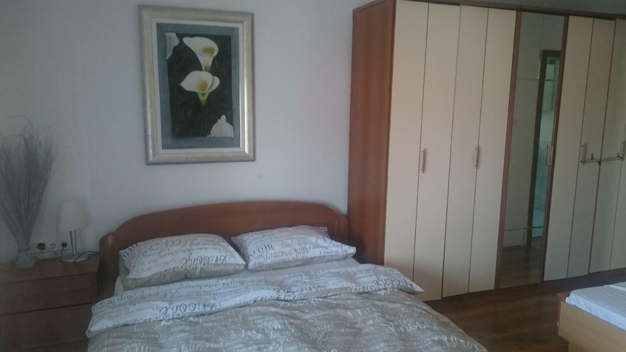 Roko Apartments Selce Rom bilde
